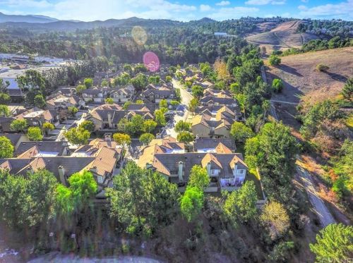 571 Glenhurst Dr, Anaheim CA  92808-1927 exterior