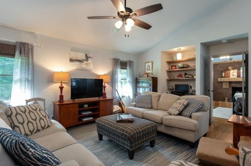 516 Clearview Dr, Monroe, GA 30655-2002