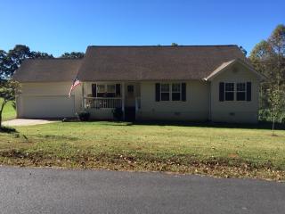 279 Leatherford Rd, Cleveland, GA 30528-6610