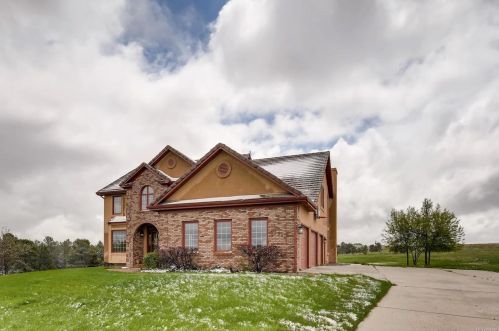 26334 Phillips Pl, Denver, CO 80016-2073