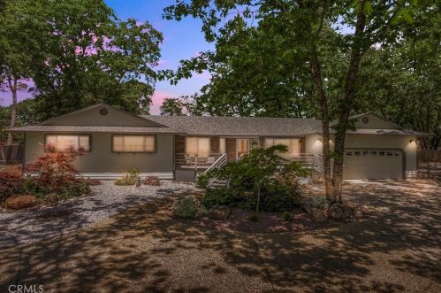271 Pinewood Dr, Paradise, CA 95969-5768