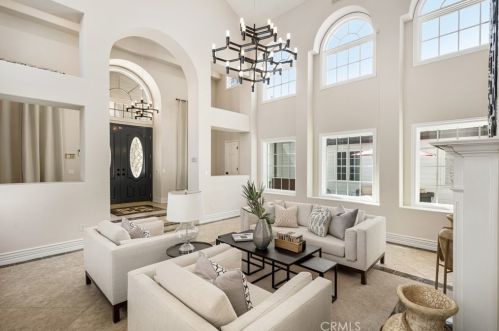 4501 Cerro Vista Dr, Anaheim CA 92807 exterior