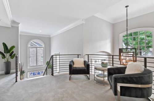 800 Lake Summit Dr, Atlanta GA  30342-1975 exterior