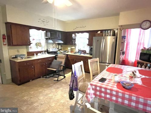 1820 Lampeter Rd, Lancaster, PA 17602-1647