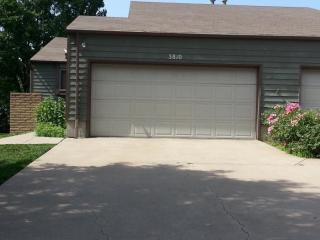 3810 Emerald Cir, Manhattan KS  66503-7514 exterior