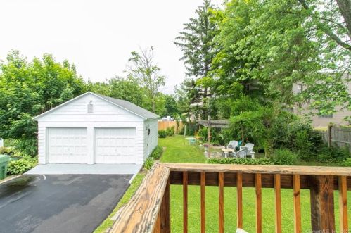 22 Cooley Ave, Middletown CT  06457-3842 exterior