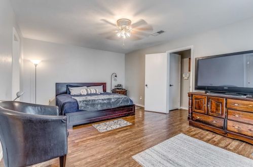 2820 Cliffbrook Dr, Carrollton TX 75007-5709 exterior