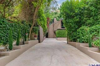 8305 Lookout Mountain Ave, Los Angeles, CA 90046-1548