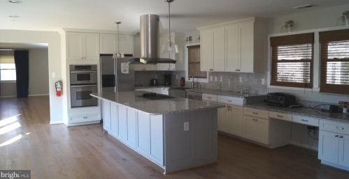 13800 Beacon Hollow Ln, Silver Spring MD  20906-3002 exterior