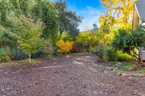 729 Dora St, Ukiah CA  95482-6341 exterior