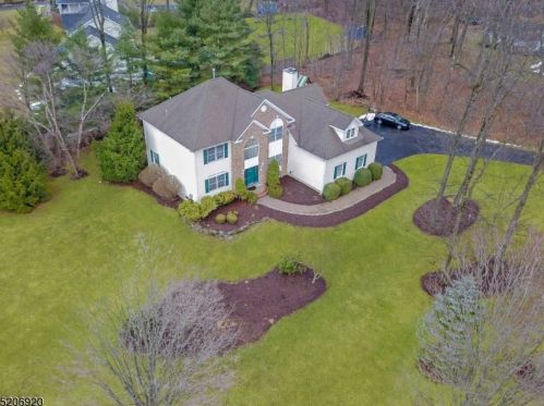 2 Diane Ct, Dover, NJ 07869-1915