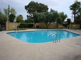 758 Skipjack Dr, Henderson NV  89015-5805 exterior