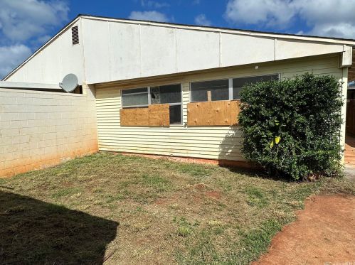 85-215 Ala Akau St, Nanakuli, HI 96792