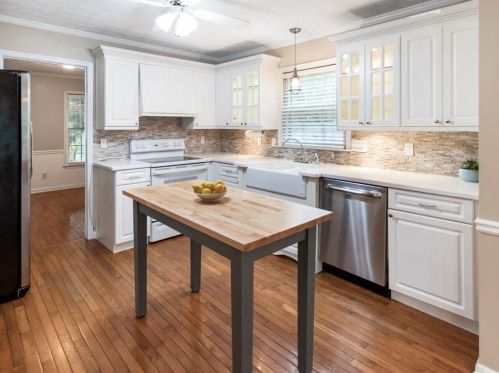 3208 Saddleback Mountain Rd, Marietta, GA 30062-1301