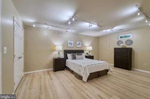 14 Stratford Garden Ct, Silver Spring MD 20904-1560 exterior