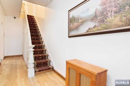 162 Summer Ave, Newark, NJ 07104-2614