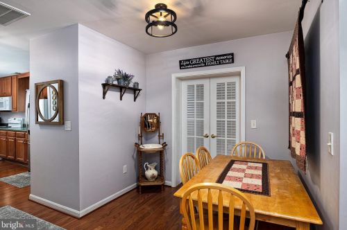 6132 Shady Side Rd, Shady Side MD exterior