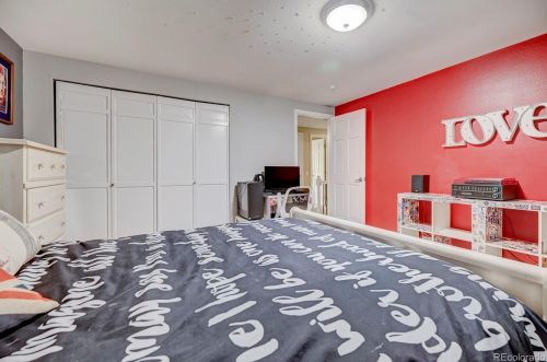 8754 Phillips Pl, Englewood CO 80112-3350 exterior