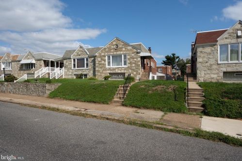 8922 Brous Ave, Philadelphia, PA 19152-1325