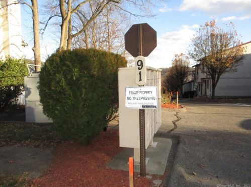91 Atwater Ave, Derby CT  06418-1411 exterior