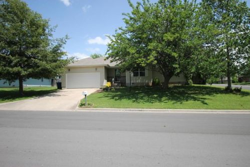 714 Rice St, Nixa, MO 65714-8844