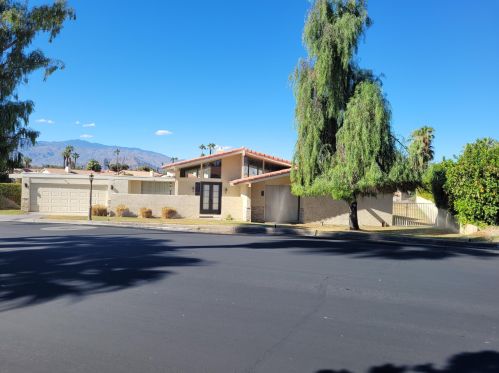 48145 Disney Dr, Indio, CA 92201-7414