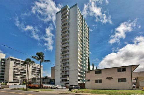 1130 Wilder Ave, Honolulu HI  96822-2779 exterior