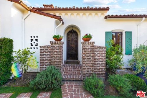 267 Amalfi Dr, Santa Monica, CA 90402-1125