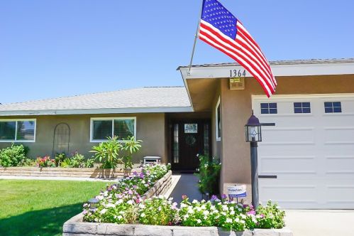 1364 Pinedale Ave, Bloomington, CA 92316-1230