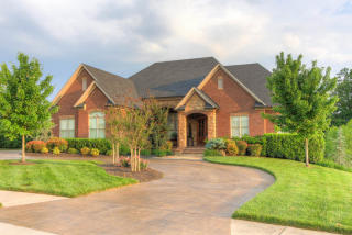 1121 Brighton Dr, Alcoa, TN 37701-1695