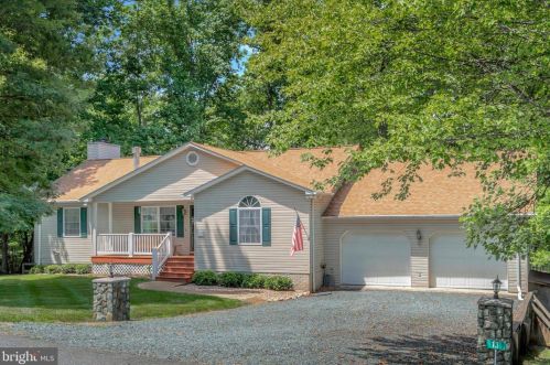 13 Austin Dr, Bybee, VA 22963-2737