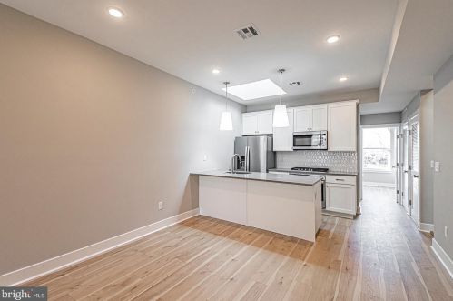 715 51st St, Philadelphia, PA 19143-1632