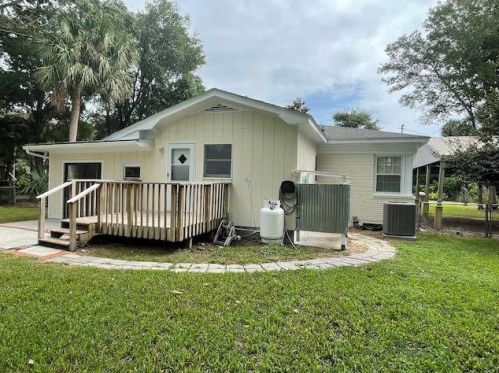 3 Chapman Ave, Isle Of Palms SC  29451-2413 exterior