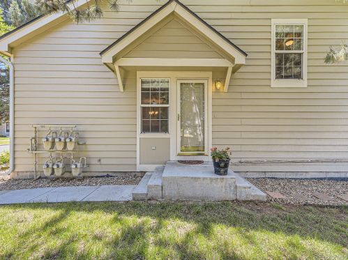 1127 Ventura Cir, Denver, CO 80017-5744