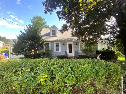 8 Renaud Ave, Dover, NH 03820-4219