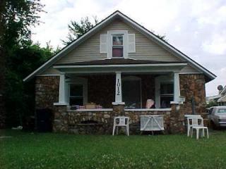 1012 Lynn St, Springfield MO  65802-2042 exterior