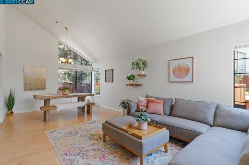2649 Wellington Ct, Concord CA  94520-1124 exterior