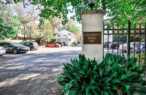 841 Frederica St, Atlanta GA  30306-4703 exterior