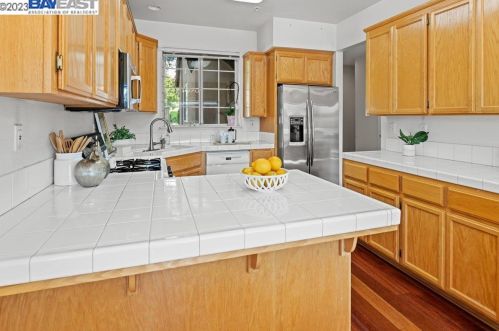 1112 Marlys Cmn, Livermore, CA 94550-5726