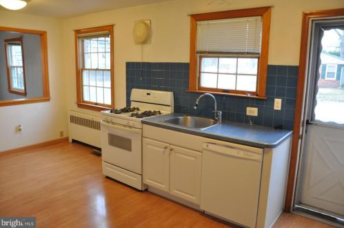 252 Merchant St, Camden NJ  08106-1044 exterior