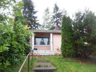 6101 Ryan St, Seattle, WA 98178-2354