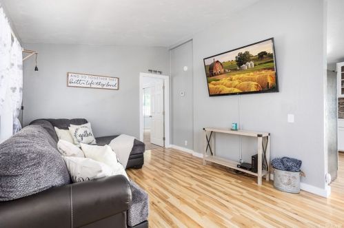 430 10th St, Ramona, CA 92065-3902