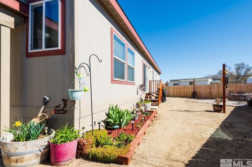 1252 Knights Ln, Gardnerville, NV 89410-6005