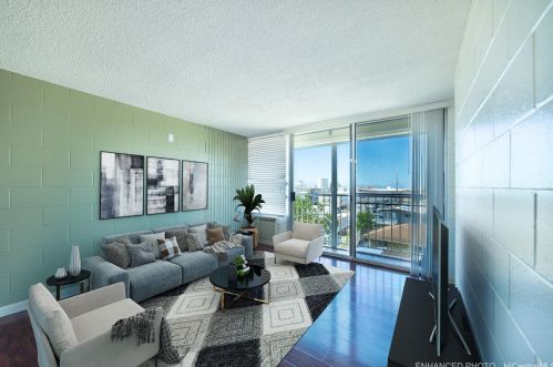 647 Kunawai Ln, Honolulu, HI 96817-2265