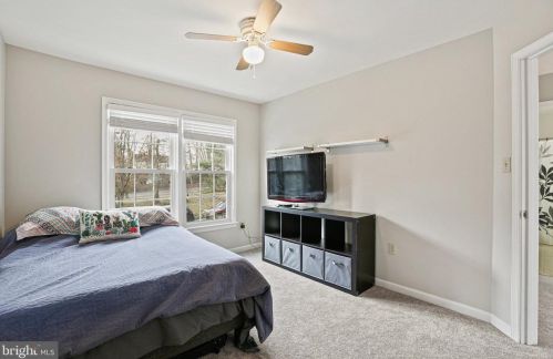 8166 Cliffview Ave, Springfield VA  22153-2622 exterior