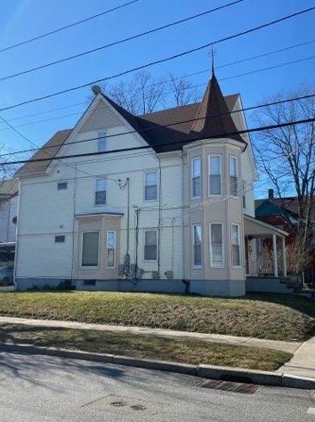 242 Vermont Ave, Providence, RI 02905-2829