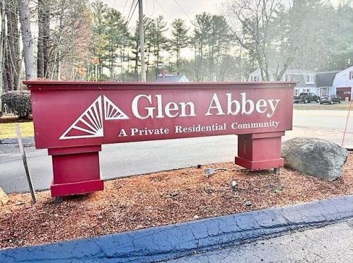 42 Dorchester Way, Nashua NH  03064-8116 exterior