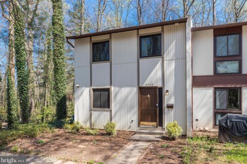 2463 Pyrenees Ct, Herndon, VA 20191-1718