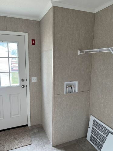 16 Pine St, Hinsdale, NH 03451-2436