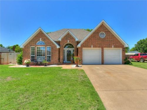 1905 Lark Ter, Weatherford, OK 73096-2313